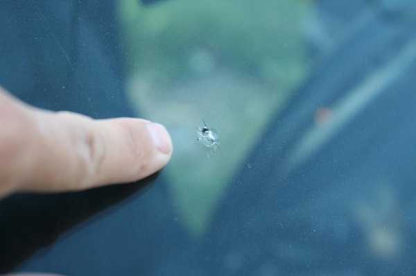 С чего нужно начинать самостоятельный ремонт трещин на стеклах автомобиля?